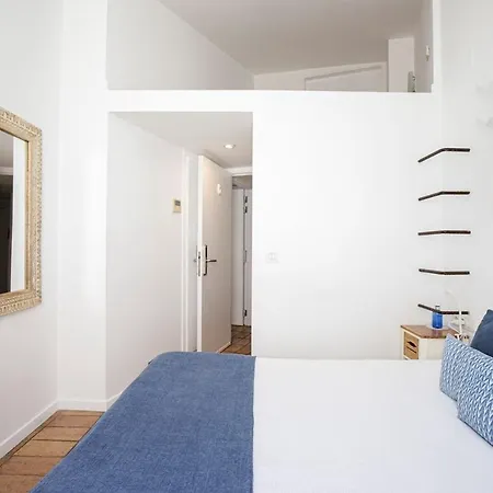 Charming Romantic Villa with Sea Views in Cadaqués *